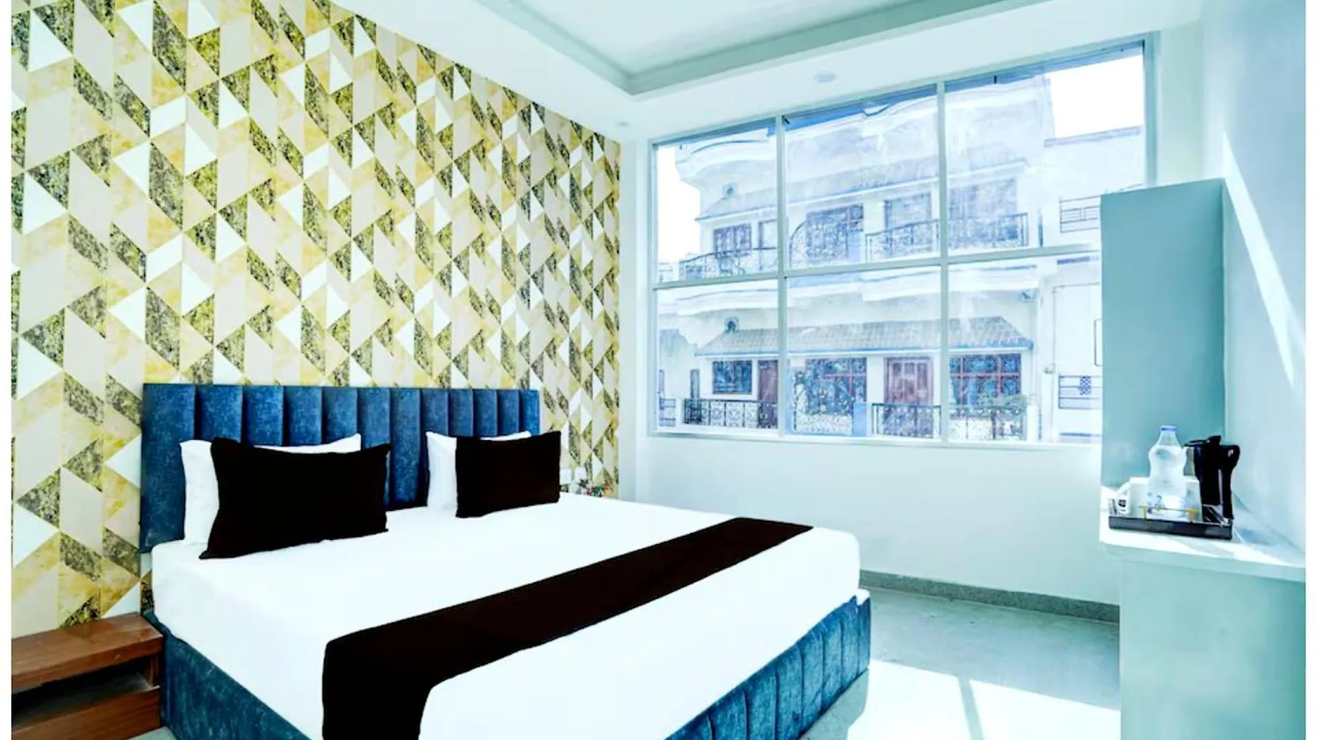 Varanasi Hotel Premium Siddhi Vinayak Palace Near Kashi Vishwanath Temple And Ganga Ghat With Fully Air Conditioned -Wi Fi - Restaurant - Parking Available - A Luxury Premium Hotel In Varanasi