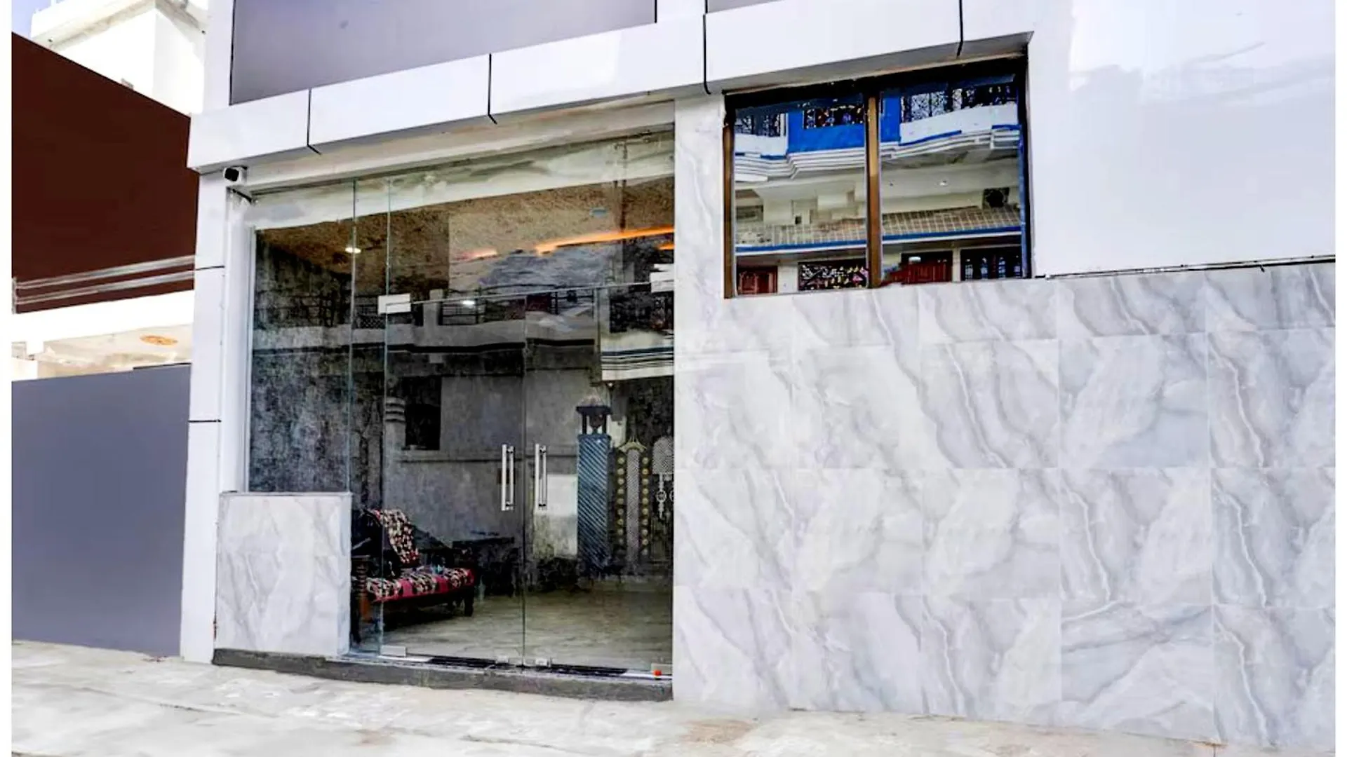 ****  Varanasi Hotel Premium Siddhi Vinayak Palace Near Kashi Vishwanath Temple And Ganga Ghat With Fully Air Conditioned -Wi Fi - Restaurant - Parking Available - A Luxury Premium Hotel In Varanasi Indie